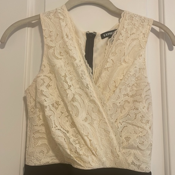 Express- white lace faux wrap jumpsuit w/pockets - Picture 3 of 14